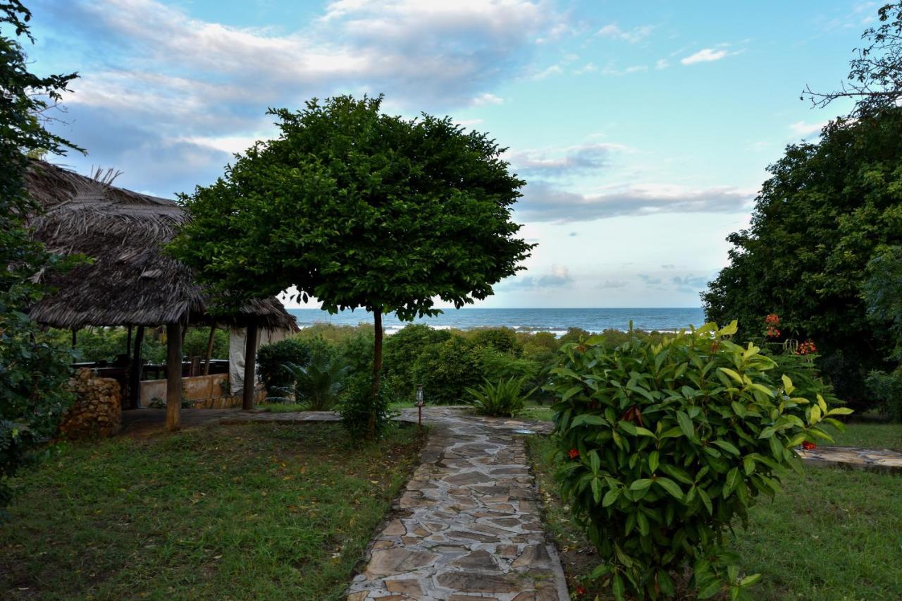 Bahari Pori Resort Pangani Екстер'єр фото